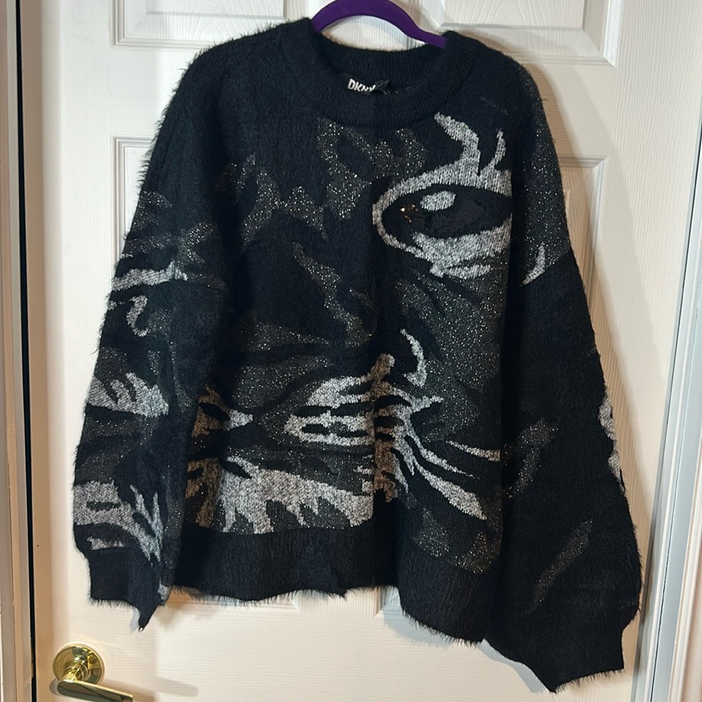NWT ladies size large DKNY heavy Sweater